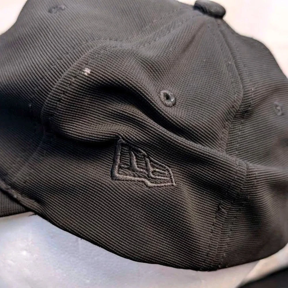 New Era New York‎ Yankees Cap Mens OSFM Black Tonal Logo Baseball Hat - Fitted